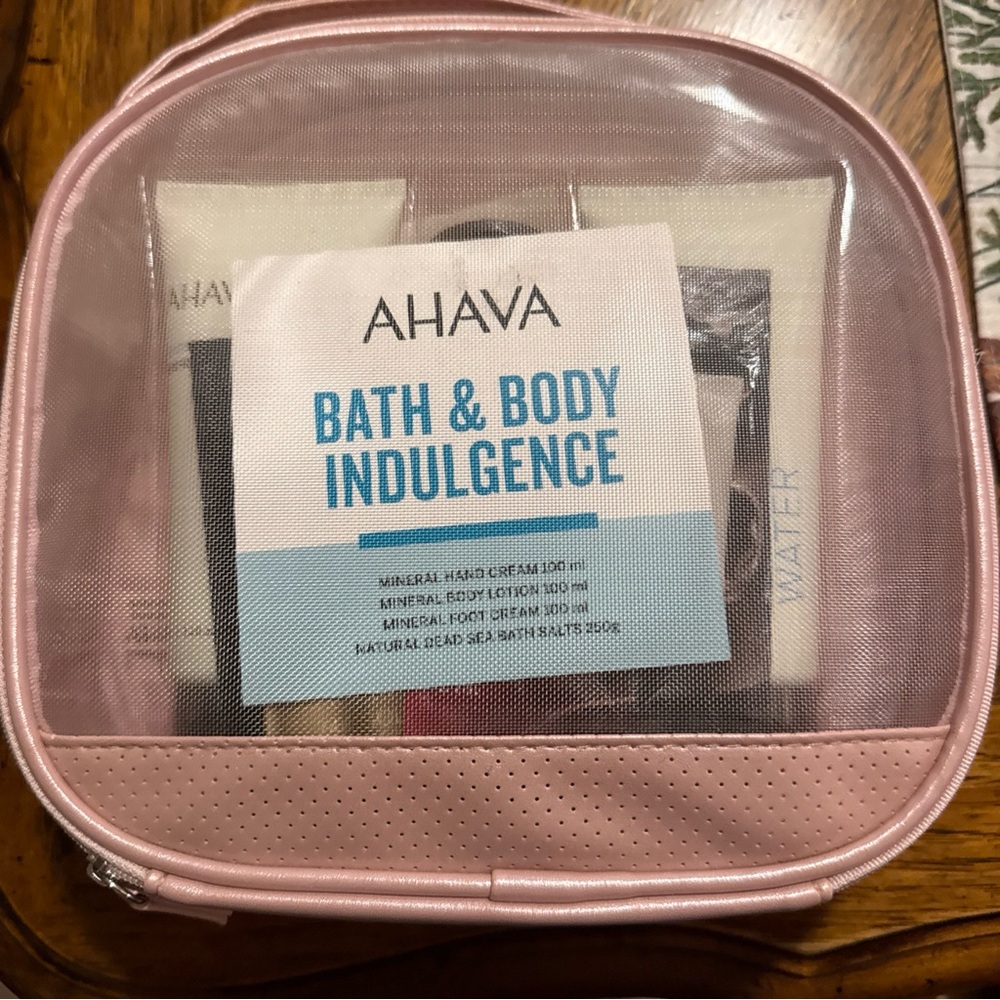 AHAVA Bath & Body Indulgence Set - Pink brand nwt